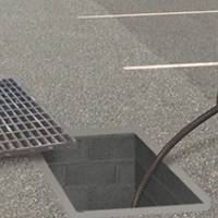 Pompage au vacuum de drain de stationnement